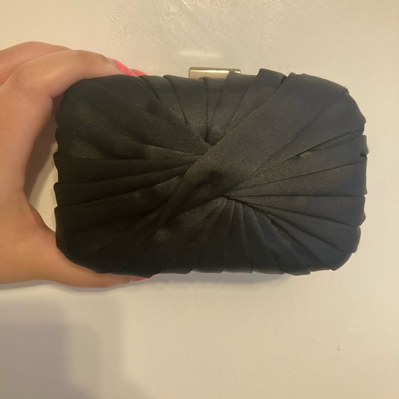 Black formal clutch - Picture 1 of 8